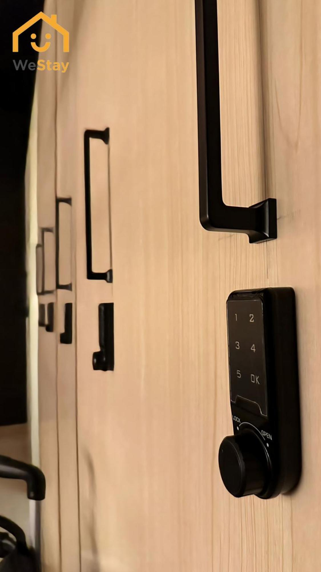 Westay Capsule Hostel Dubai Eksteriør billede